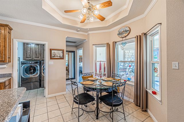 617 Parker Lane, Granbury, TX 76048