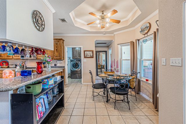 617 Parker Lane, Granbury, TX 76048