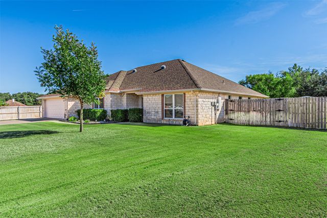 617 Parker Lane, Granbury, TX 76048