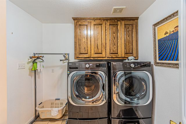 617 Parker Lane, Granbury, TX 76048