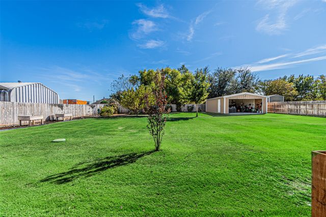 617 Parker Lane, Granbury, TX 76048
