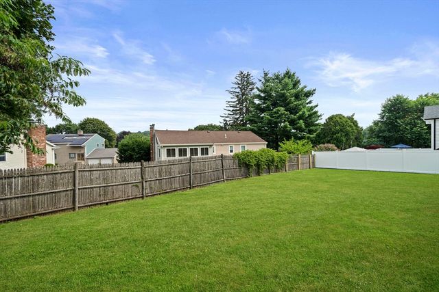 28 Hillside Ave, Stoneham, MA 02180