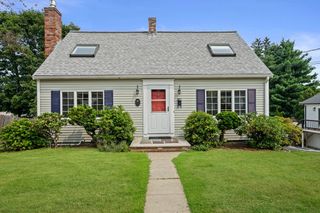 28 Hillside Ave, Stoneham, MA 02180