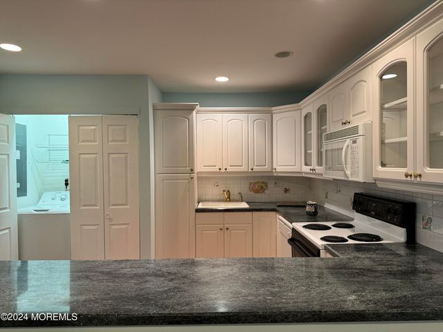 95 Lexington Court, Red Bank, NJ 07701