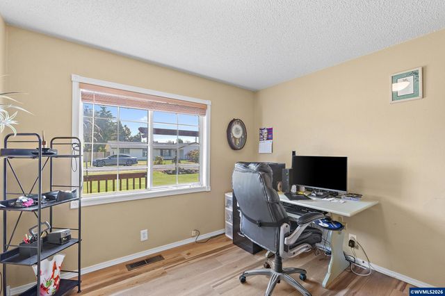 2920 Clover St NE, Albany, OR 97322