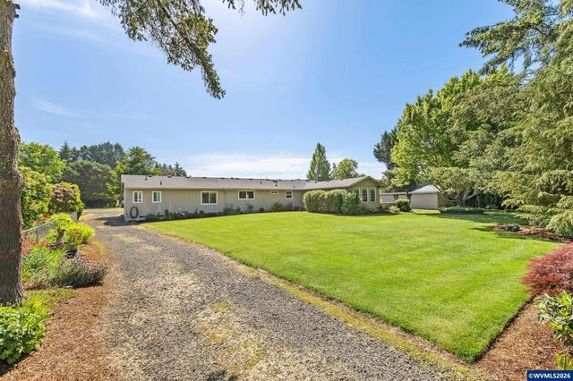 2920 Clover St NE, Albany, OR 97322