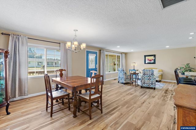 2920 Clover St NE, Albany, OR 97322