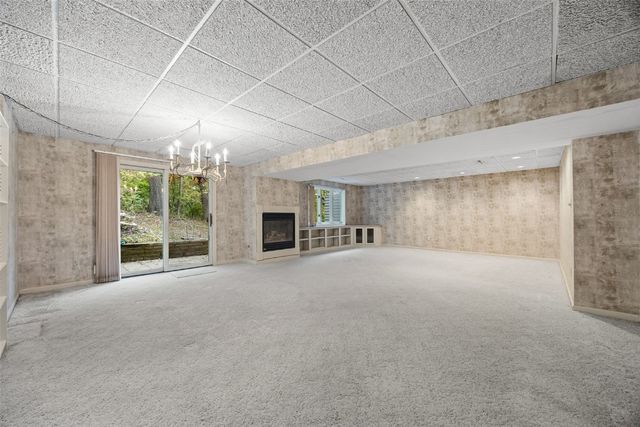 701 East Post Court SE, Cedar Rapids, IA 52403