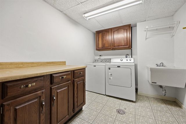 701 East Post Court SE, Cedar Rapids, IA 52403