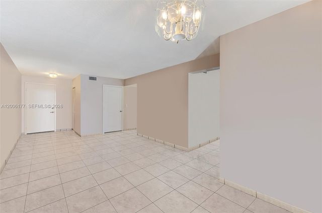 2642 Collins Ave 306, Miami Beach, FL 33140