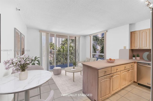 2642 Collins Ave 306, Miami Beach, FL 33140