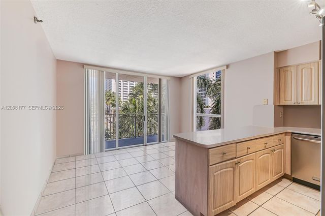 2642 Collins Ave 306, Miami Beach, FL 33140