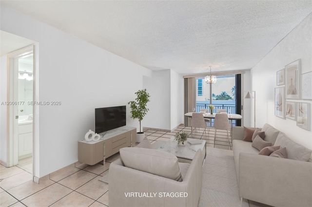 2642 Collins Ave 306, Miami Beach, FL 33140