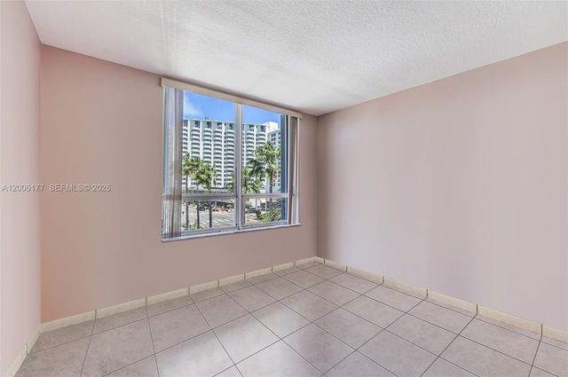 2642 Collins Ave 306, Miami Beach, FL 33140