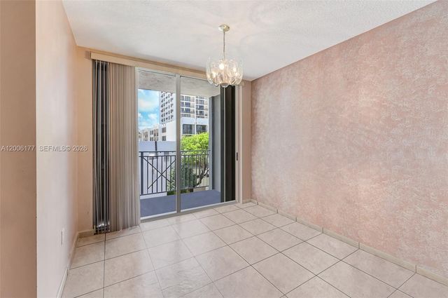 2642 Collins Ave 306, Miami Beach, FL 33140