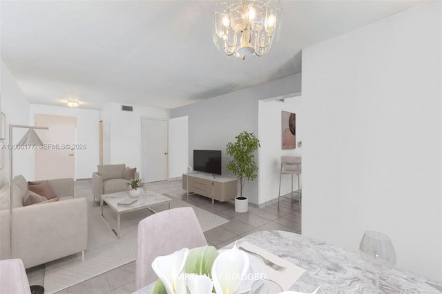 2642 Collins Ave 306, Miami Beach, FL 33140