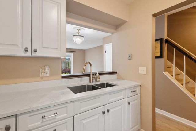 707 Garland Circle A, Kalamazoo, MI 49008