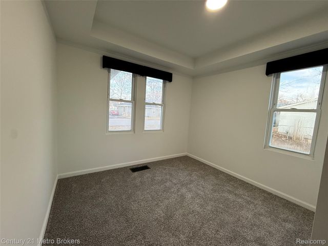 2098 E Scottwood Avenue, Burton, MI 48529