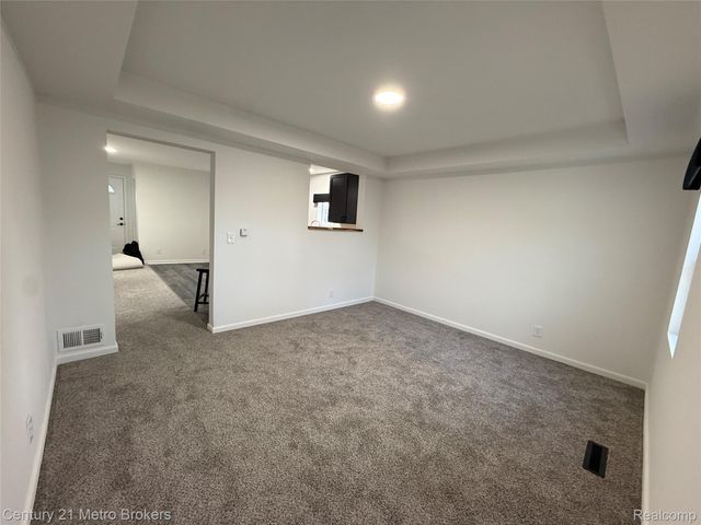 2098 E Scottwood Avenue, Burton, MI 48529