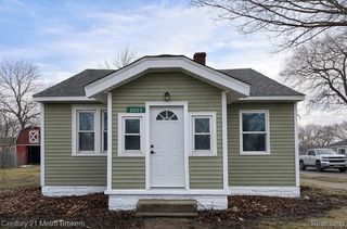 2098 E Scottwood Avenue, Burton, MI 48529