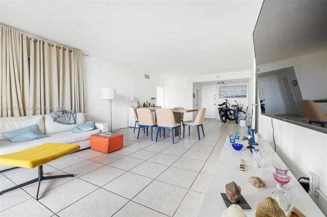 5825 Collins Ave 4A, Miami Beach, FL 33140