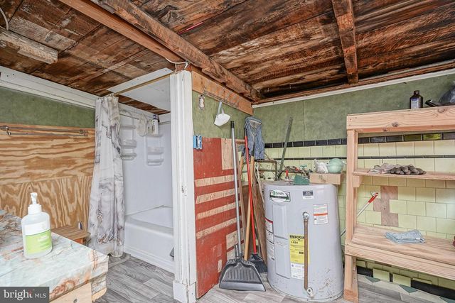 4 OAK ST, Salem, NJ 08079