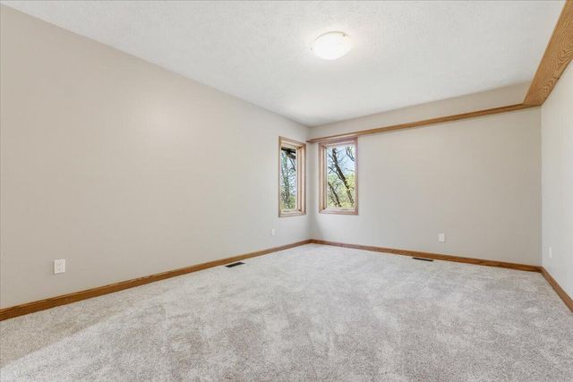 19677 DEER RUN Lane, Council Bluffs, IA 51503