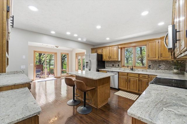 19677 DEER RUN Lane, Council Bluffs, IA 51503