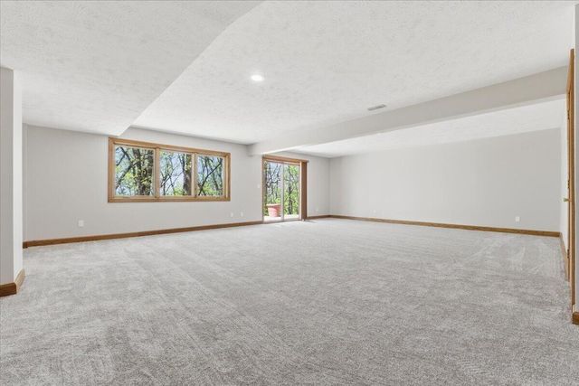 19677 DEER RUN Lane, Council Bluffs, IA 51503