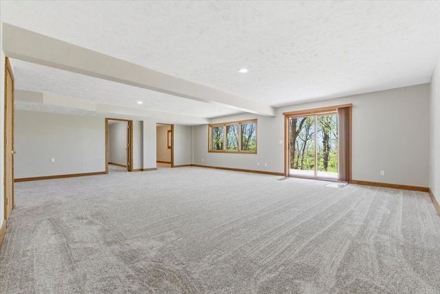 19677 DEER RUN Lane, Council Bluffs, IA 51503