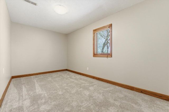 19677 DEER RUN Lane, Council Bluffs, IA 51503