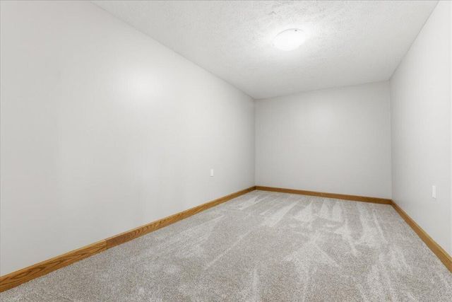 19677 DEER RUN Lane, Council Bluffs, IA 51503