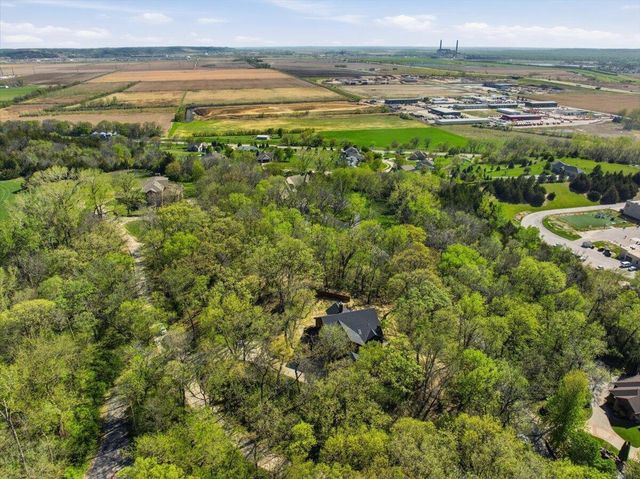 19677 DEER RUN Lane, Council Bluffs, IA 51503
