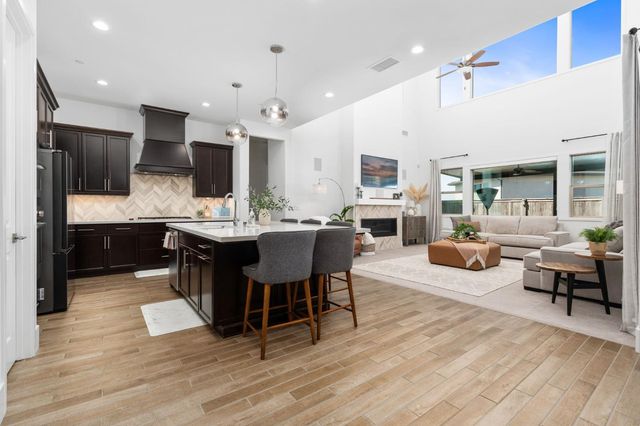 874 Overstone Avenue, Madera, CA 93636