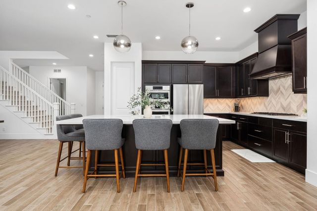874 Overstone Avenue, Madera, CA 93636