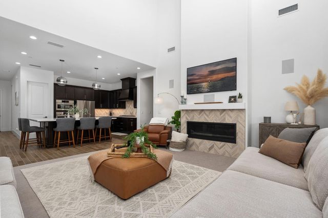 874 Overstone Avenue, Madera, CA 93636