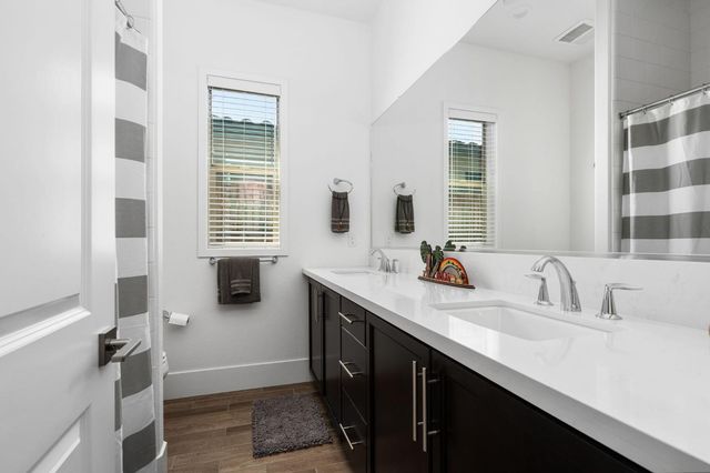 874 Overstone Avenue, Madera, CA 93636