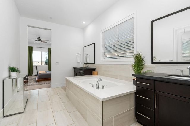 874 Overstone Avenue, Madera, CA 93636