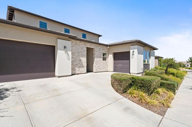 874 Overstone Avenue, Madera, CA 93636