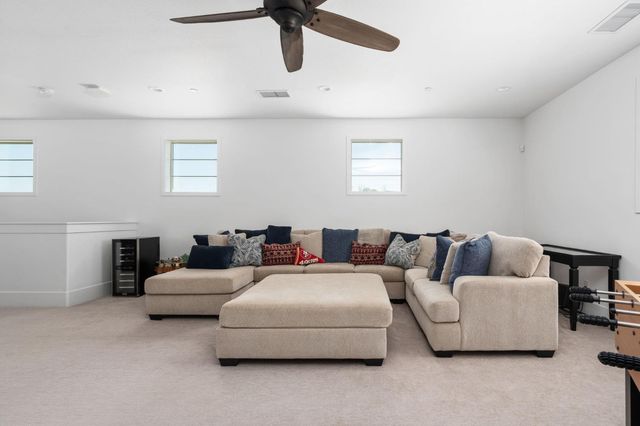 874 Overstone Avenue, Madera, CA 93636