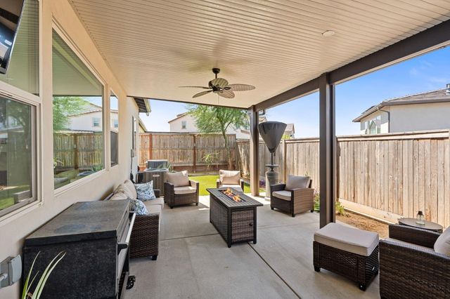 874 Overstone Avenue, Madera, CA 93636