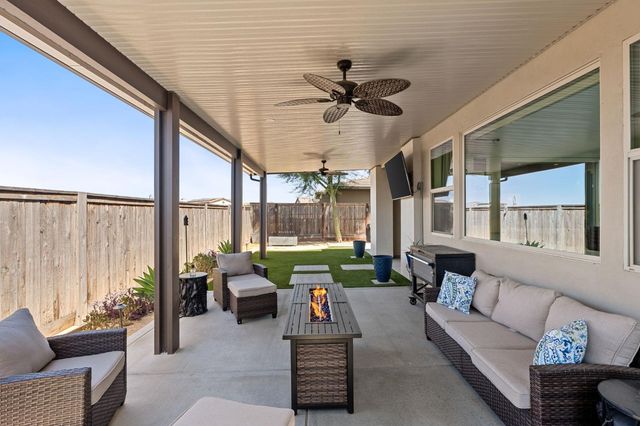 874 Overstone Avenue, Madera, CA 93636