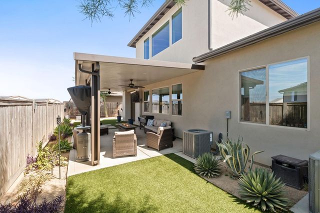 874 Overstone Avenue, Madera, CA 93636