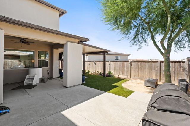 874 Overstone Avenue, Madera, CA 93636