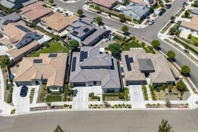 874 Overstone Avenue, Madera, CA 93636