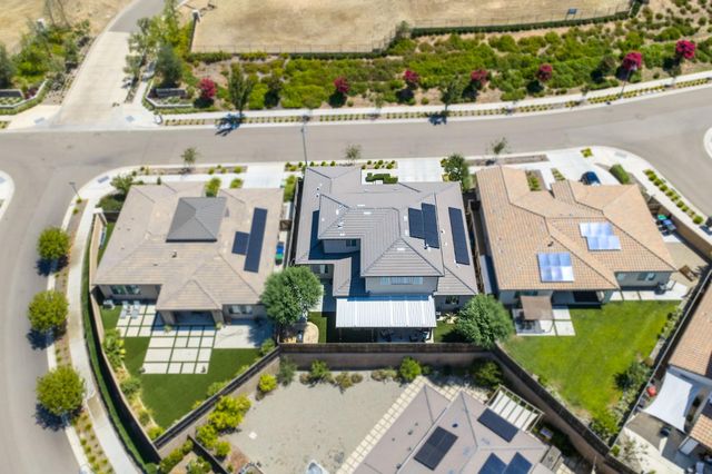 874 Overstone Avenue, Madera, CA 93636