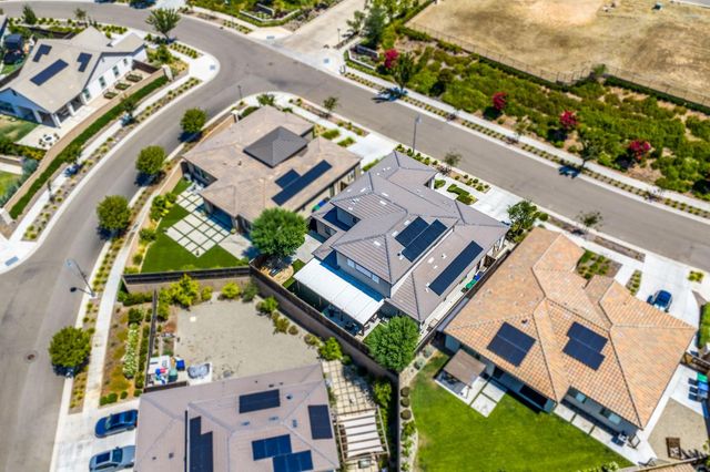 874 Overstone Avenue, Madera, CA 93636