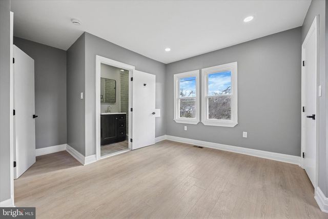 523 W GLENSIDE AVE, Glenside, PA 19038