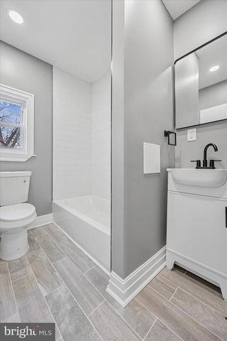 523 W GLENSIDE AVE, Glenside, PA 19038