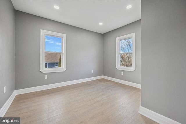 523 W GLENSIDE AVE, Glenside, PA 19038